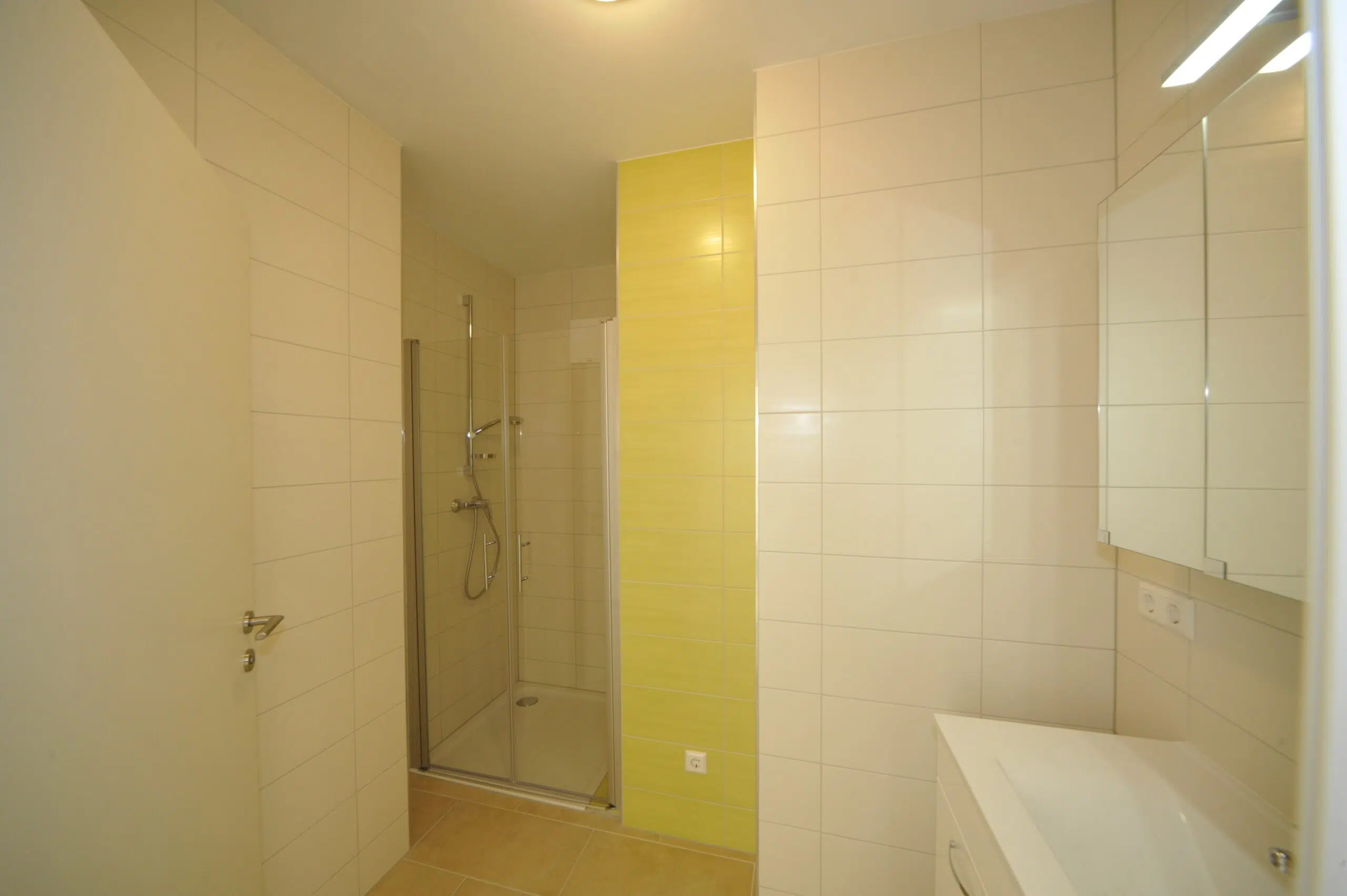 Bathroom in shared apartment for assembly workers in graz