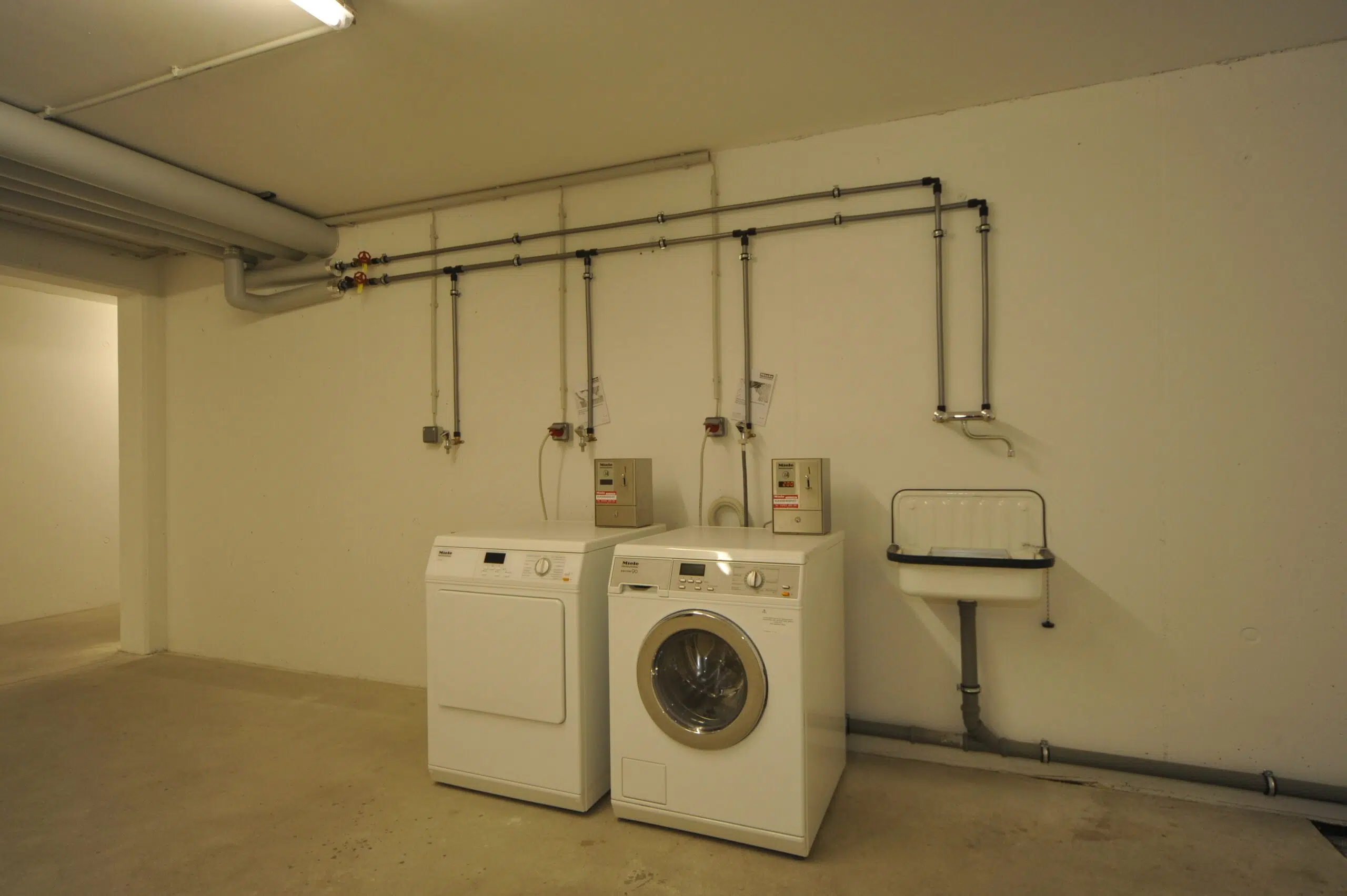 Washing machine and dryer for workers in graz